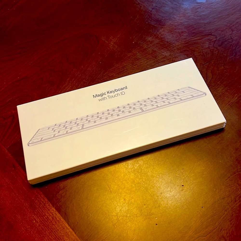 Apple Magic Keyboard with Touch ID (Model A2449)